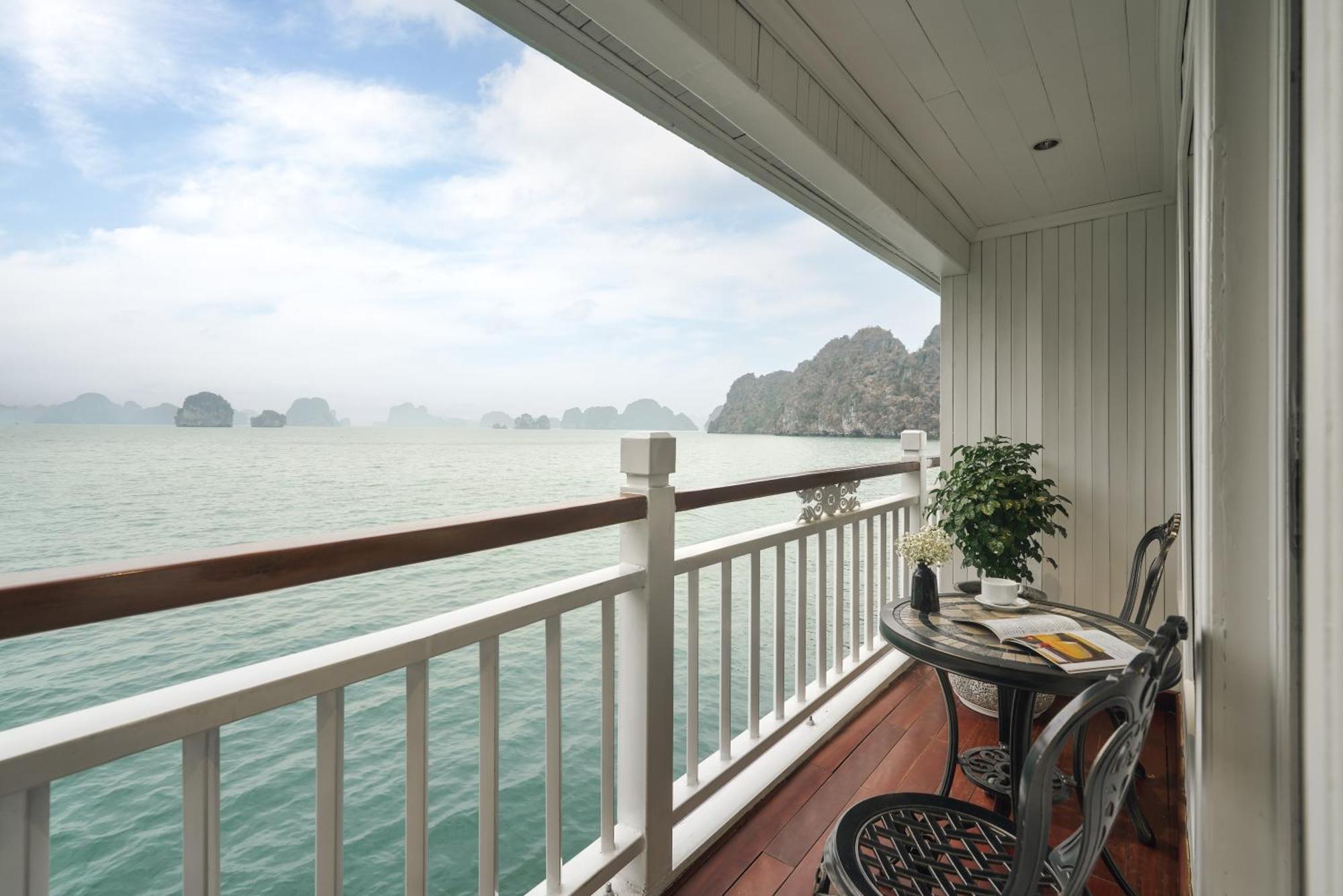 Signature Royal Halong Cruise Ha Long Buitenkant foto